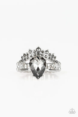 oak-sisters-jewelry-if-the-crown-fits-silver-8610-paparazzi-accessories-by-lisa