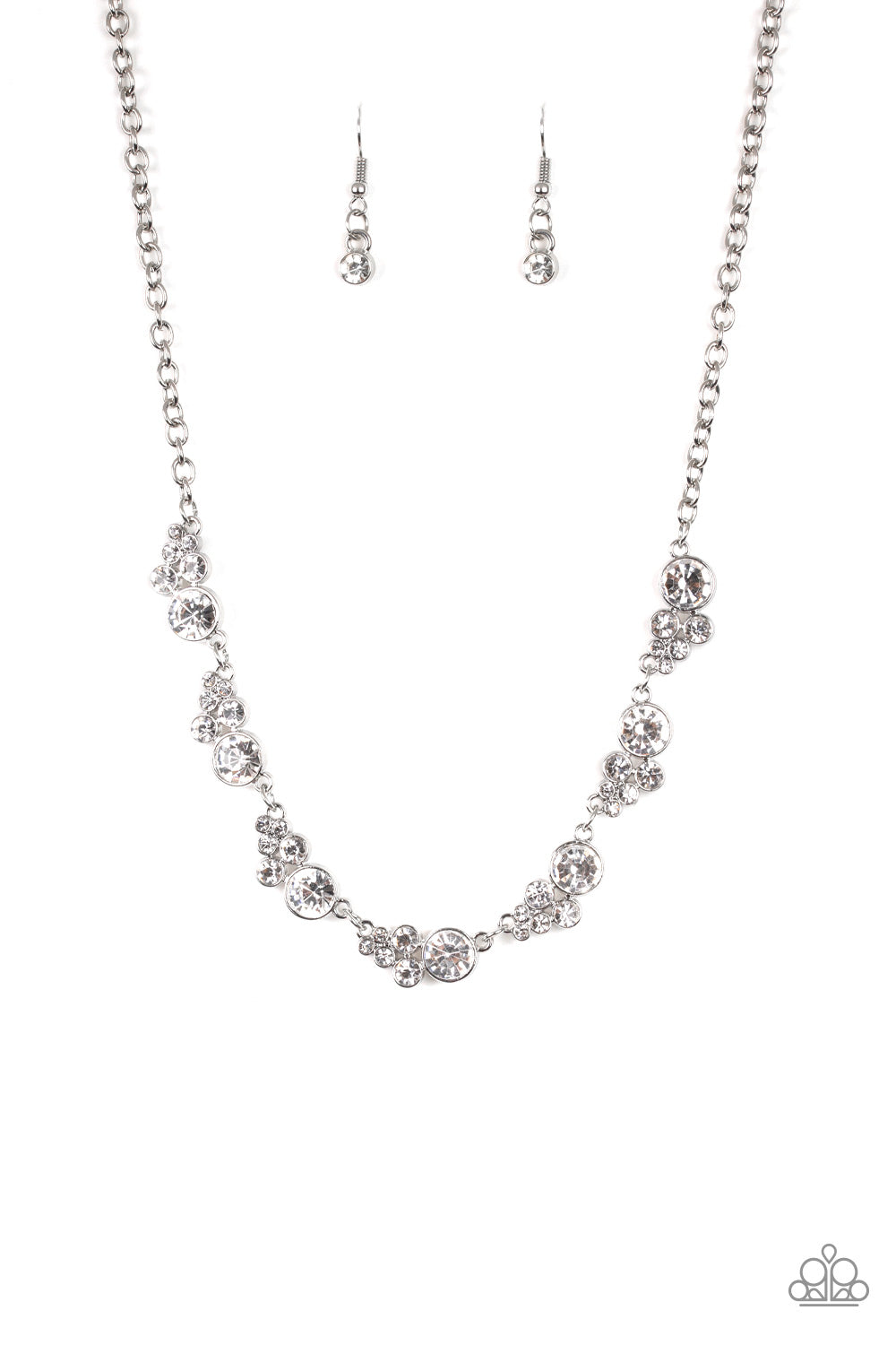 oak-sisters-jewelry-social-luster-white-necklace-paparazzi-accessories-by-lisa