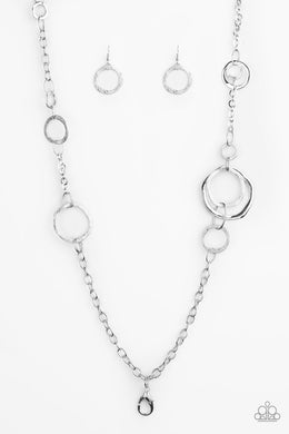 oak-sisters-jewelry-amped-up-metallics-silver-1634-paparazzi-accessories-by-lisa