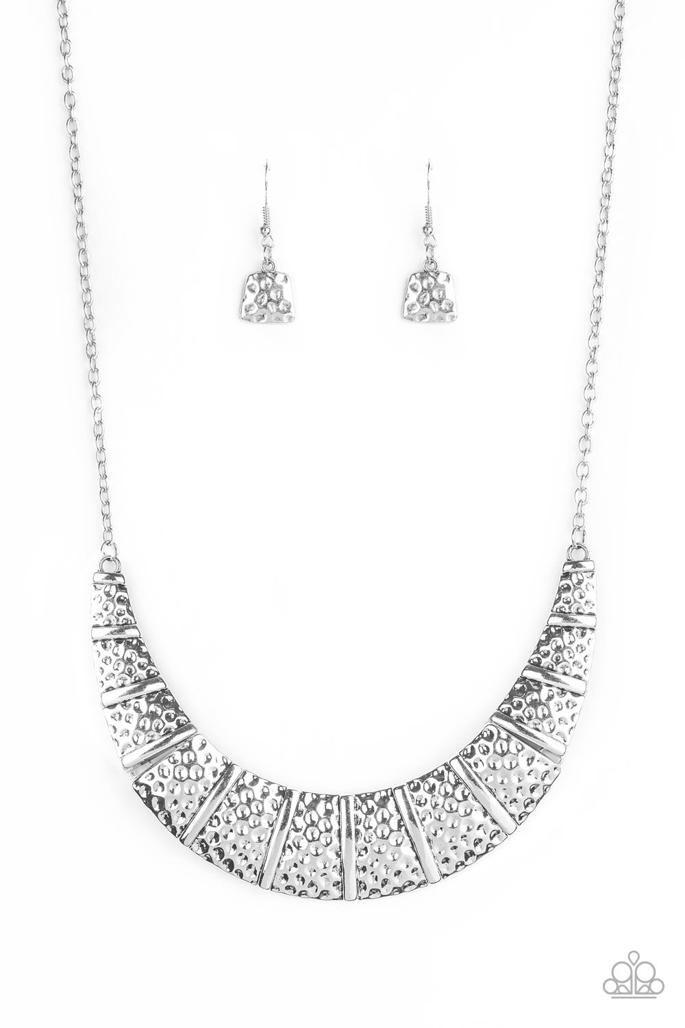 oak-sisters-jewelry-metallic-mechanics-silver-necklace-paparazzi-accessories-by-lisa
