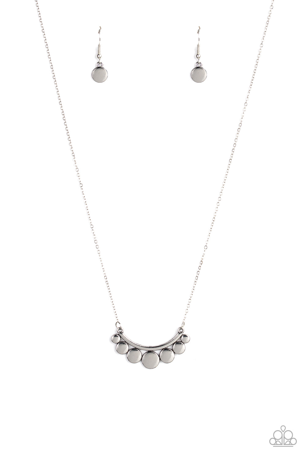 oak-sisters-jewelry-melodic-metallics-silver-necklace-paparazzi-accessories-by-lisa
