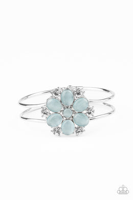 oak-sisters-jewelry-garden-extravagance-blue-bracelet-paparazzi-accessories-by-lisa