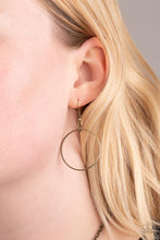 Load image into Gallery viewer, Paparazzi 🔆 My Ears Are Ringing - Brass Necklace
