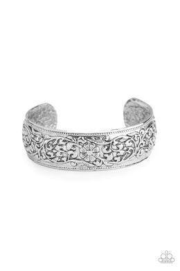 oak-sisters-jewelry-garden-tropic-silver-bracelet-paparazzi-accessories-by-lisa