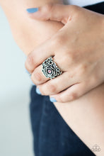 Load image into Gallery viewer, Paparazzi 🔆 Rose Garden Royal - Pink Ring

