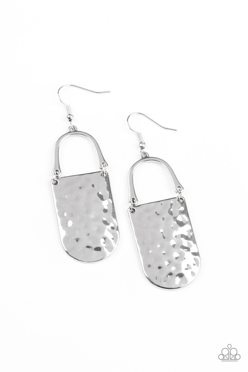 oak-sisters-jewelry-resort-relic-silver-earrings-paparazzi-accessories-by-lisa