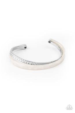 oak-sisters-jewelry-haute-on-the-trail-white-bracelet-paparazzi-accessories-by-lisa