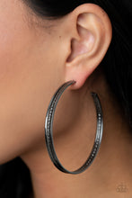 Load image into Gallery viewer, Paparazzi 🔆 Midtown Marvel - Black Earrings
