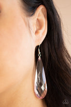 Load image into Gallery viewer, Paparazzi 🔆 Crystal Crowns - Pink Earrings

