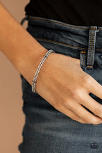 Load image into Gallery viewer, Paparazzi 🔆 Standout Opulence - Black Bracelet
