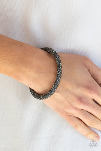 Paparazzi 🔆Roll Out The Glitz - Black Bracelet