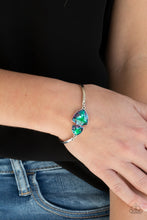 Load image into Gallery viewer, Paparazzi 🔆Deep Space Shimmer - Green Bracelet
