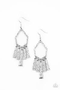 oak-sisters-jewelry-museum-find-silver-earrings-paparazzi-accessories-by-lisa