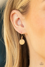 Load image into Gallery viewer, Paparazzi 🔆 Modestly Minimalist - Gold Necklace
