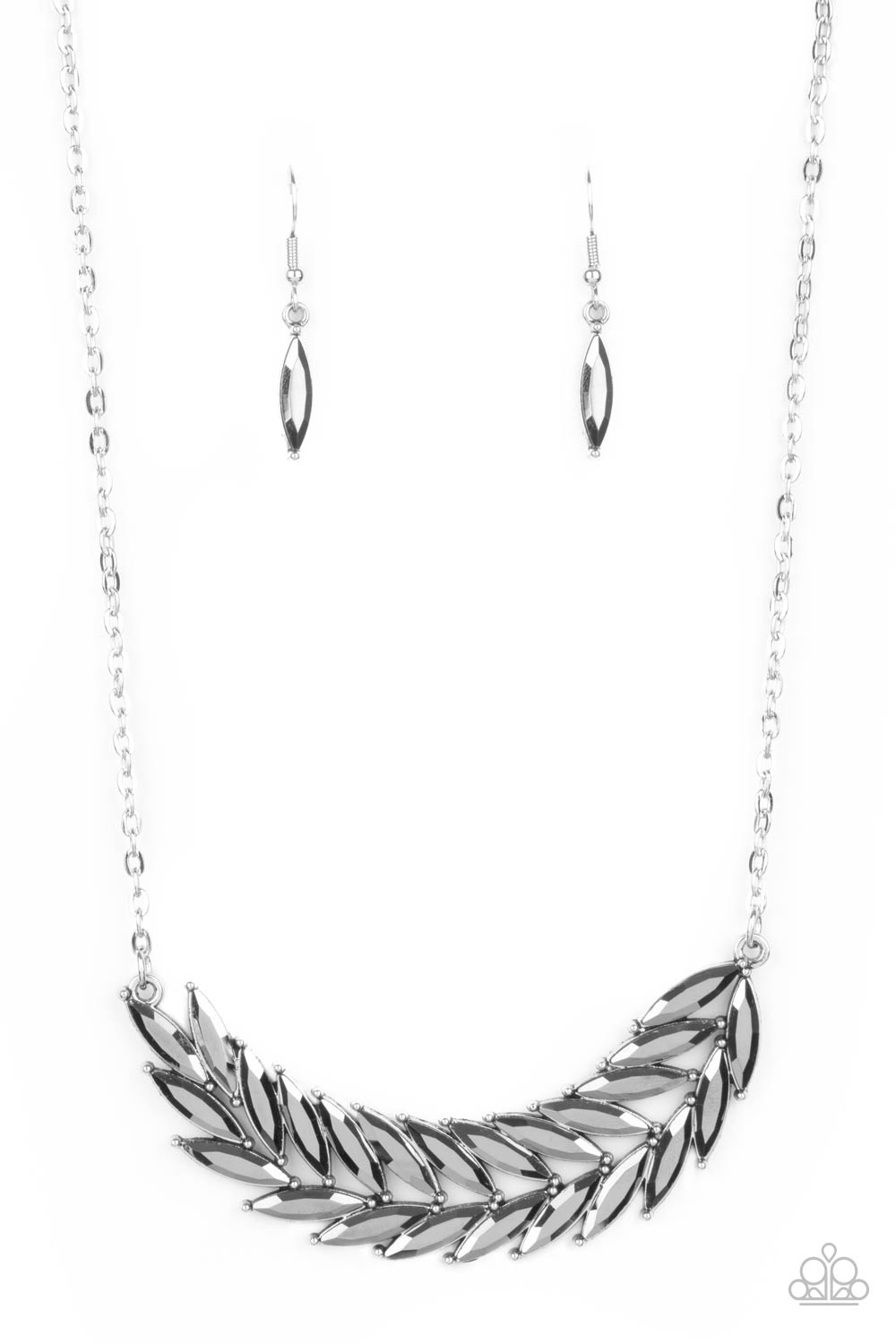 oak-sisters-jewelry-flight-of-fanciness-silver-necklace-paparazzi-accessories-by-lisa