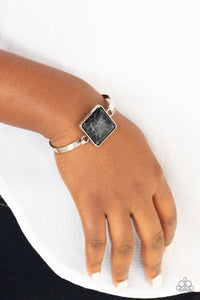 Paparazzi 🔆Turning a CORNERSTONE - Black Bracelet