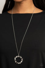 Load image into Gallery viewer, Paparazzi 🔆 Wreathed in Wealth - Silver Necklace
