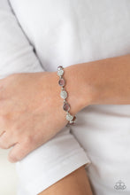 Load image into Gallery viewer, Paparazzi 🔆 Stop and GLOW - Purple Bracelet
