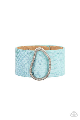 oak-sisters-jewelry-hiss-tory-in-the-making-blue-paparazzi-accessories-by-lisa