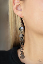 Load image into Gallery viewer, Paparazzi 🔆 Game CHIME - Black Earrings
