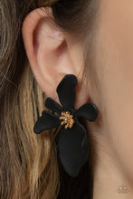 Load image into Gallery viewer, Paparazzi 🔆 Hawaiian Heiress - Black Post Earrings
