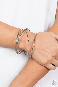 Paparazzi 🔆 Flawlessly Floral - White Bracelet