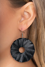 Load image into Gallery viewer, Paparazzi 🔆 Fan the Breeze - Black Earrings

