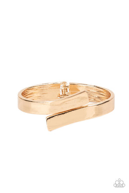oak-sisters-jewelry-dare-to-flare-gold-bracelet-paparazzi-accessories-by-lisa