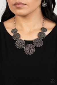 Paparazzi 🔆 Basketful of Blossoms - Silver Necklace
