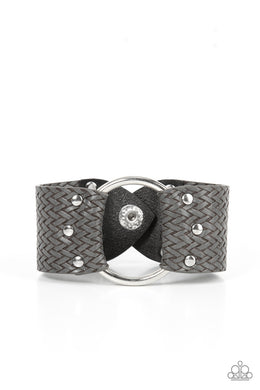 oak-sisters-jewelry-aspiring-adventurist-silver-bracelet-paparazzi-accessories-by-lisa