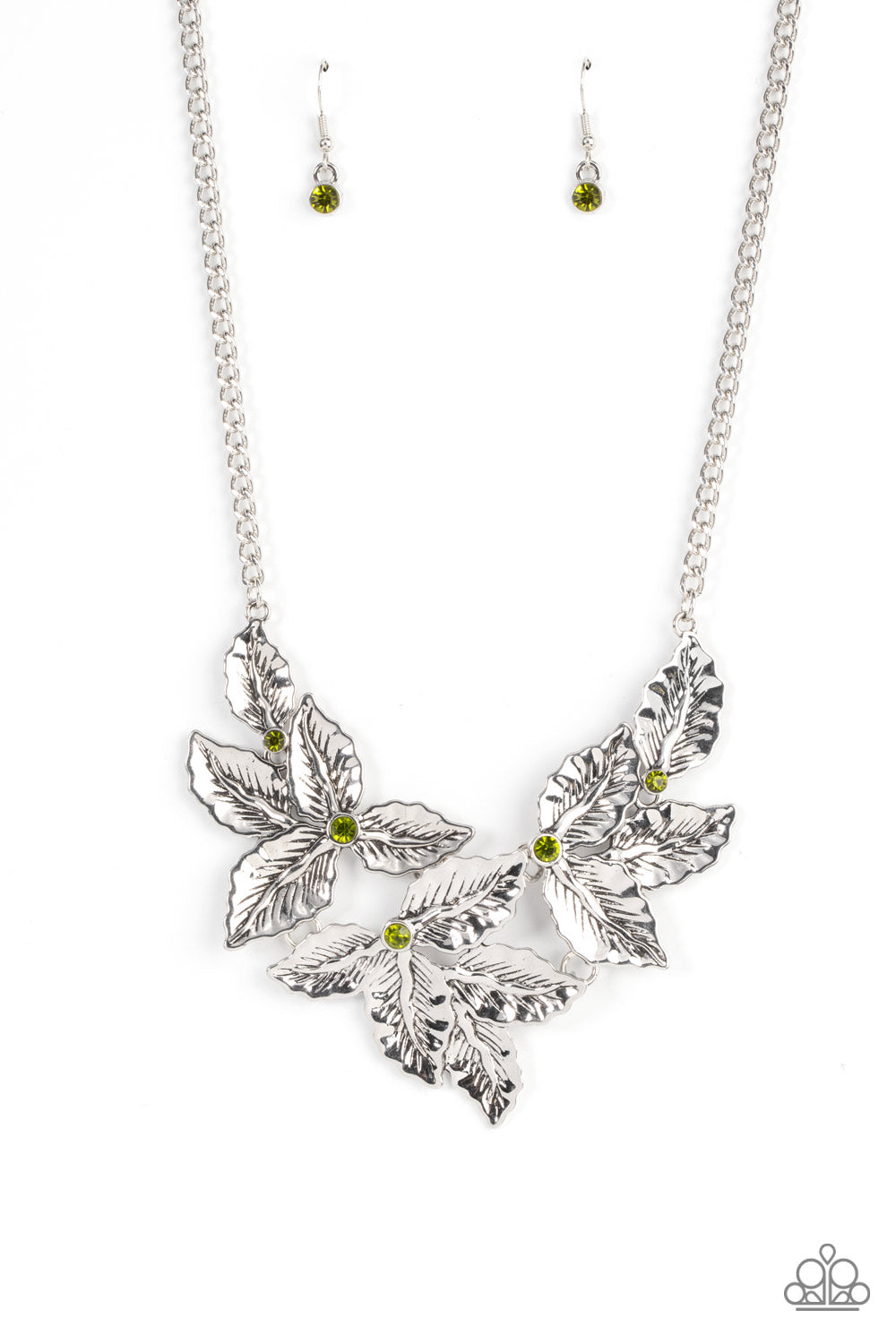 oak-sisters-jewelry-holly-heiress-green-necklace-paparazzi-accessories-by-lisa