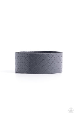oak-sisters-jewelry-diamondback-bandit-silver-bracelet-paparazzi-accessories-by-lisa
