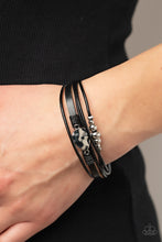 Load image into Gallery viewer, Paparazzi 🔆 Tahoe Tourist - Black Bracelet
