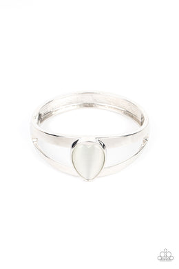 oak-sisters-jewelry-enhanced-enchantment-white-bracelet-paparazzi-accessories-by-lisa