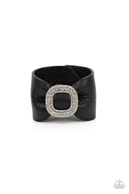 oak-sisters-jewelry-lights-selfie-action-black-paparazzi-accessories-by-lisa