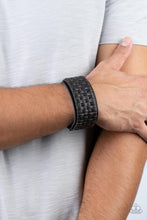 Load image into Gallery viewer, Paparazzi 🔆Urban Expansion - Black Bracelet
