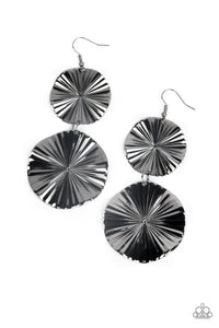 oak-sisters-jewelry-in-your-wildest-fan-tasy-black-paparazzi-accessories-by-lisa