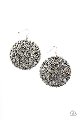 oak-sisters-jewelry-the-whole-nine-vineyards-silver-earrings-paparazzi-accessories-by-lisa