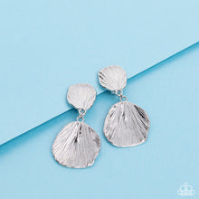 Load image into Gallery viewer, Paparazzi 🔆 Metro Mermaid - Silver Clip-On
