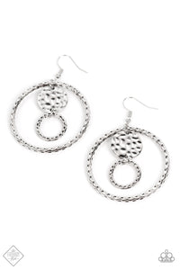 oak-sisters-jewelry-mojave-metal-art-silver-earrings-paparazzi-accessories-by-lisa