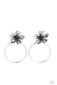 oak-sisters-jewelry-buttercup-bliss-silver-post earrings-paparazzi-accessories-by-lisa