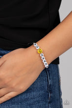 Load image into Gallery viewer, Paparazzi 🔆 I Love Your Smile - Black Bracelet
