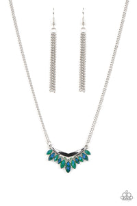 oak-sisters-jewelry-flash-of-fringe-green-necklace-paparazzi-accessories-by-lisa