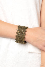 Load image into Gallery viewer, Paparazzi 🔆 DECO in the Rough - Brass Bracelet
