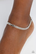 Load image into Gallery viewer, Paparazzi 🔆 Point in Time - Silver Anklet
