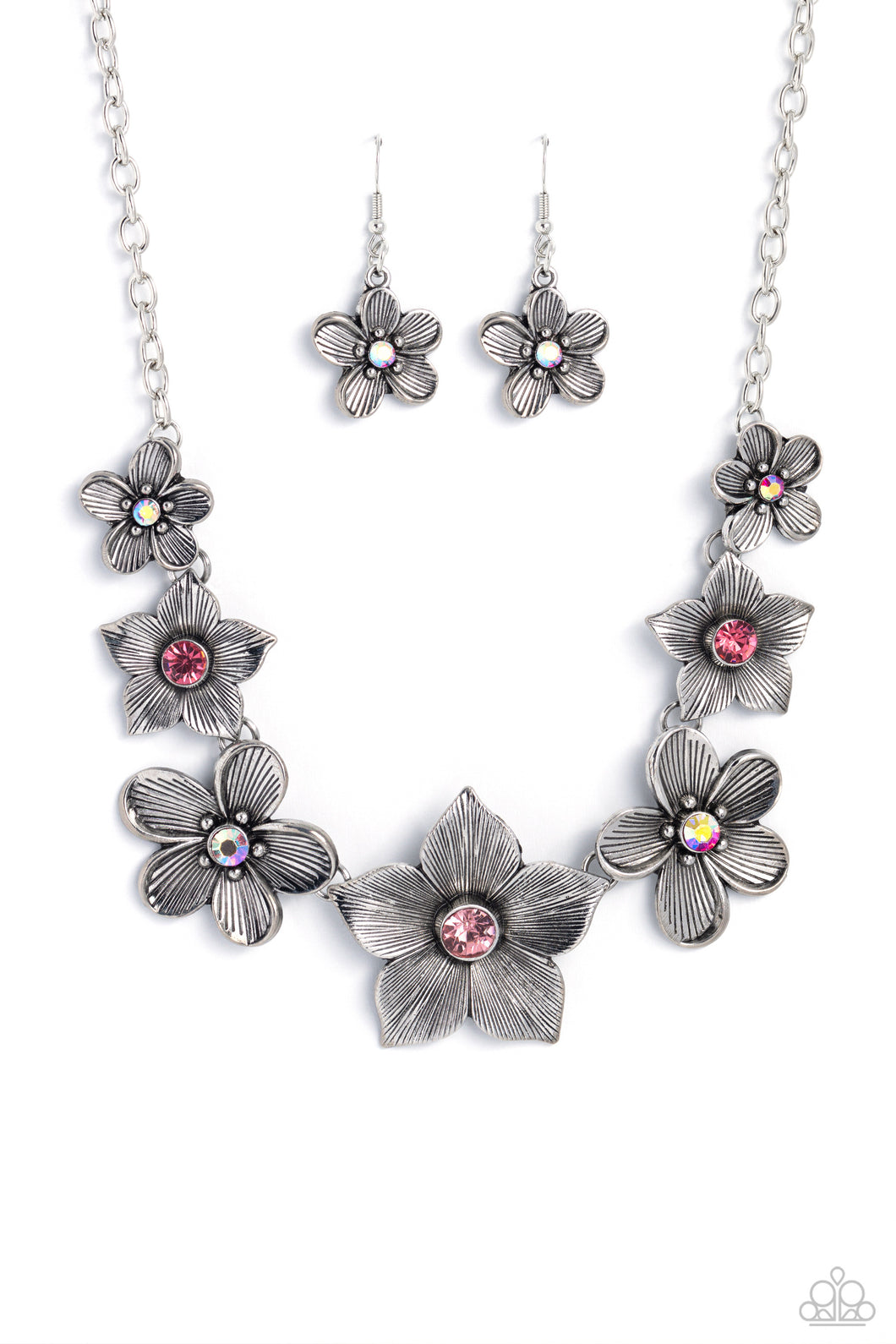 oak-sisters-jewelry-free-floral-pink-necklace-paparazzi-accessories-by-lisa