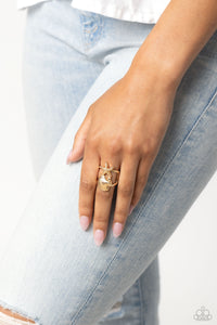 Paparazzi 🔆 Seashell Showcase - Gold Ring